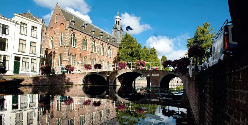 Leiden Üniversitesi